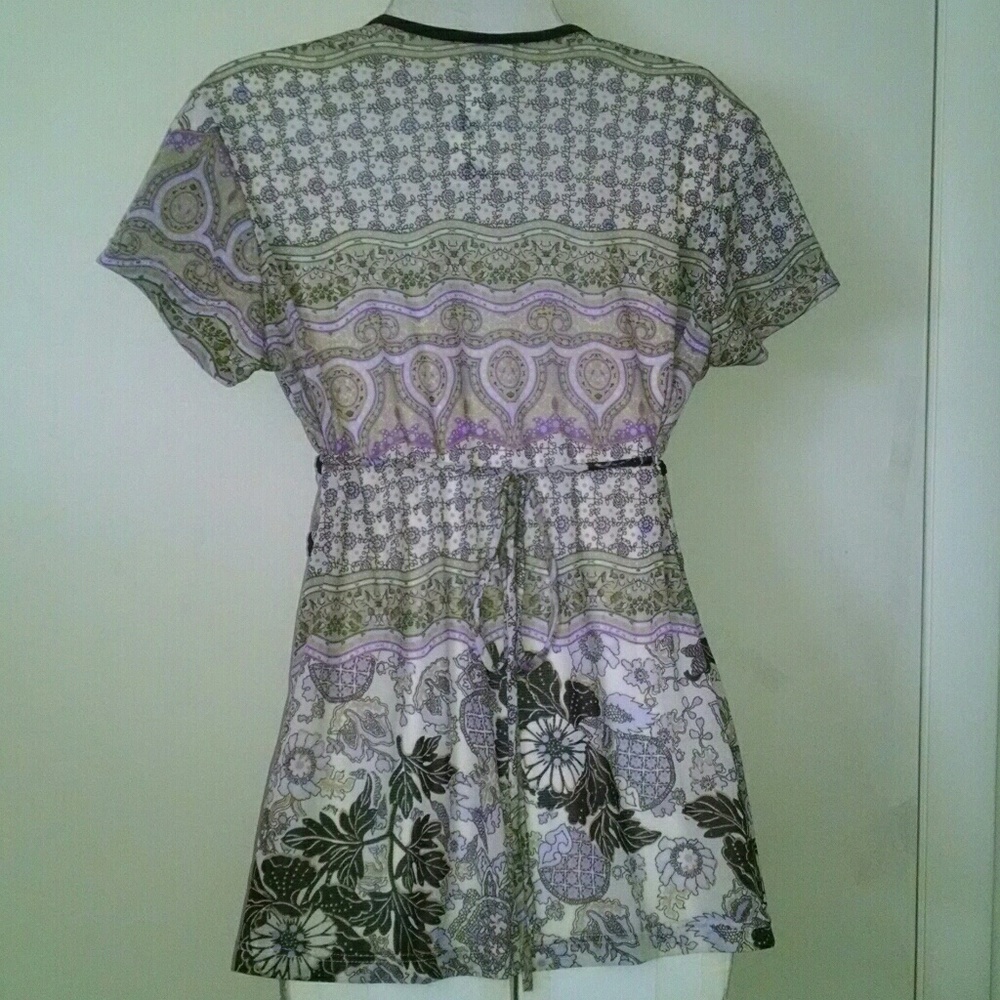 Beautiful maternity tops - Picture 2 of 6